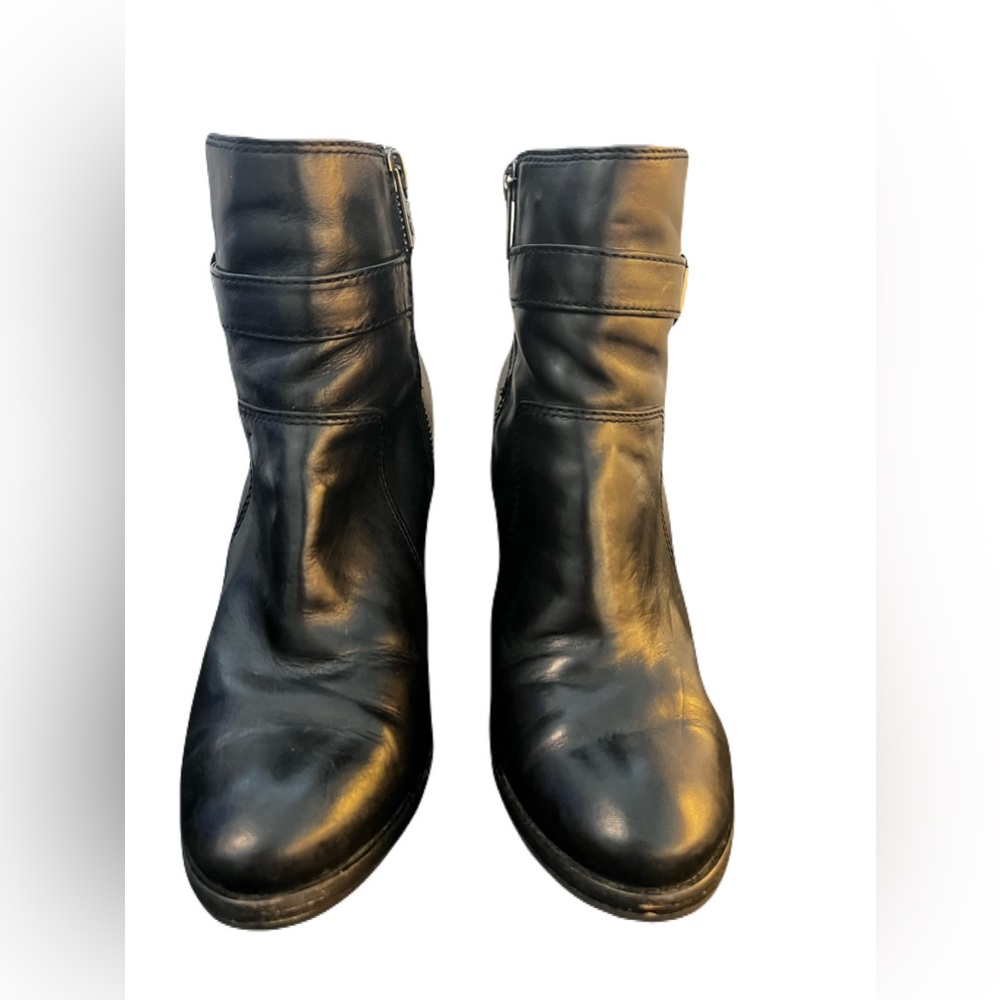 SOLD🖤 EUC FRYE “Patty” Black Leather Belted Ankle Booties | Women’s 6M - Picture 7 of 10